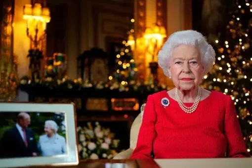 Королева Елизавета II записала личное послание на рождество в память о супруге