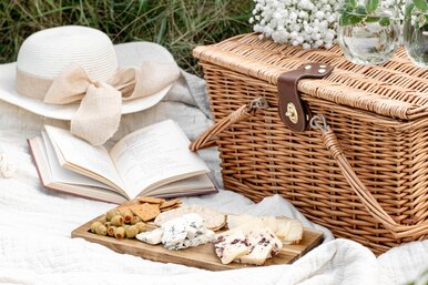 Не брать на пикник: продукты, которыми проще всего отравиться летом