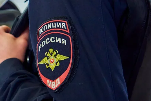 В Петербурге спасли двухлетнюю девочку, которую мать едва не выбросила из окна
