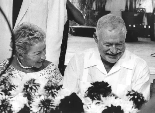 Эрнест Хемингуэй со своей четвёртой женой Мэри Уэлш