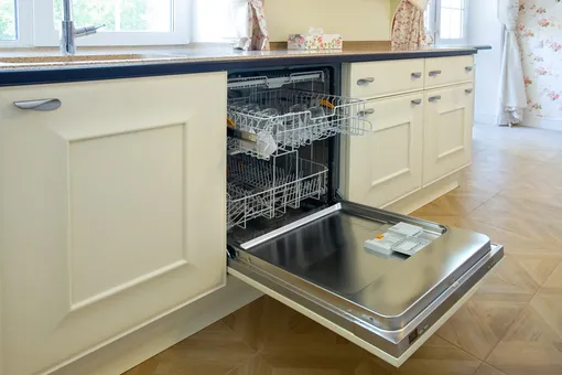 Как быстро почистить посудомоечную машину без специальных растворов