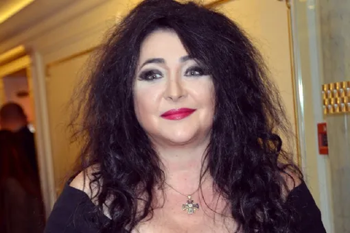 «Всегда красавица»: поклонники одобрили фото 55-летней Лолиты без макияжа