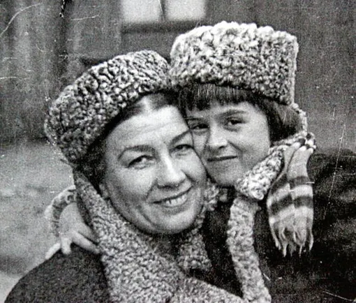 Лидия Русланова с приёмной дочерью Маргаритой