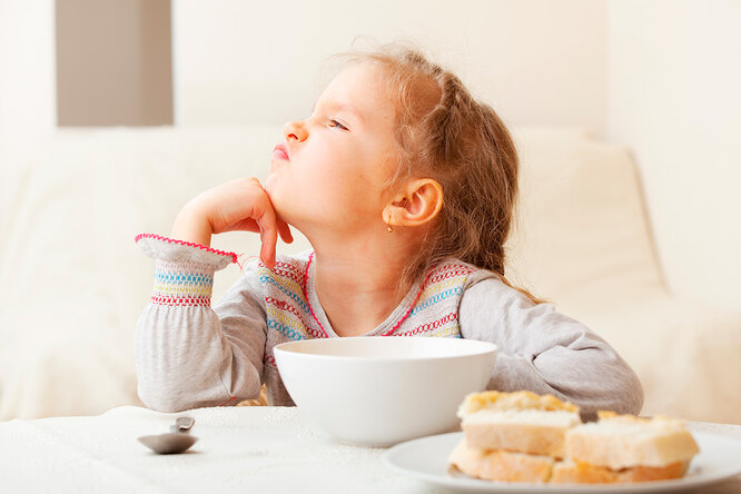 «Не хочу, не буду!». Что делать, если ребенок плохо ест?