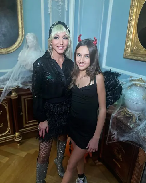 Кристина Орбакайте фото с дочерью Клавдией Земцовой