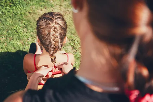 Из России с любовью: две девочки отправили волосы на парики онкобольным