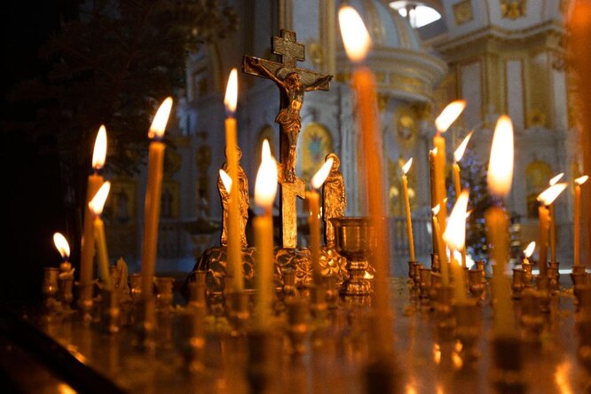 Перед Пасхой в пятницу нельзя ничего есть, в субботу — только хлеб и воду Перед Пасхой в пятницу нельзя ничего есть, в субботу — только хлеб и воду