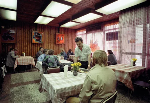 Дискотеки, кино, кафе, пикники и походы: как отдыхала молодёжь в СССР