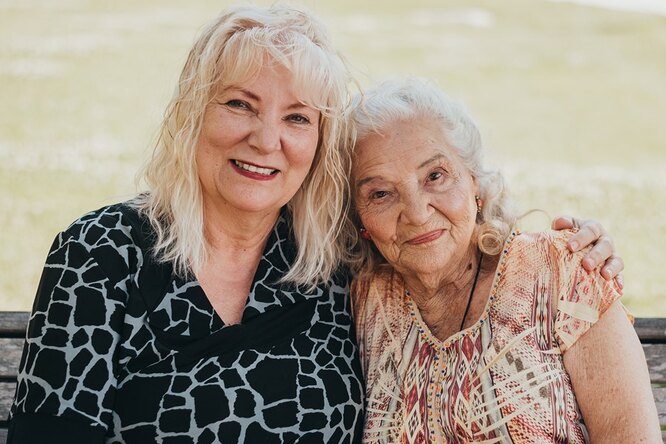 90-летняя мать отыскала свою дочь после 70-летней разлуки 90-летняя мать отыскала свою дочь после 70-летней разлуки