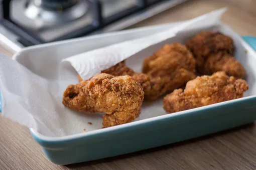 Рецепт куриных крылышек как из KFC: готовим сами, экономим деньги