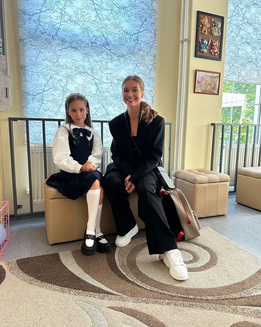 Кристина Асмус с дочерью Анастасией Харламовой фото