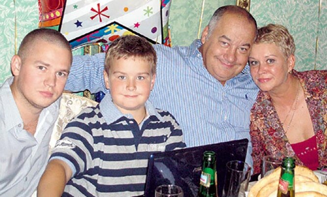 Игорь Маменко с семьей