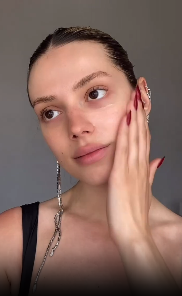 Как сделать стойкий макияж для праздника: 3 хитрости от визажиста