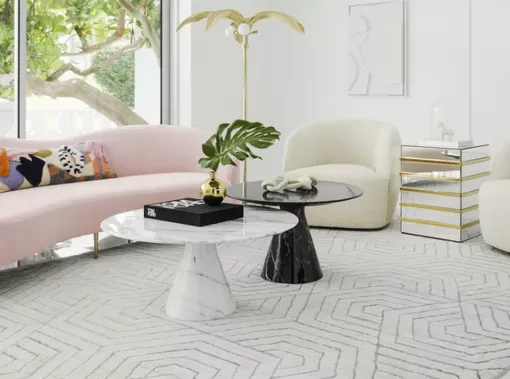 Как украсить комнату: ковёр с геометрическим узором на полу в гостиной