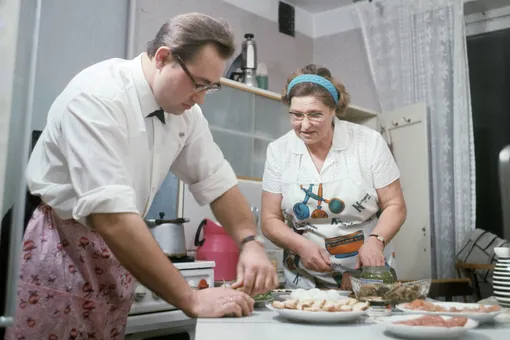 Как бы сыр и пицца на сметане: как хозяйки в СССР принимали неожиданных гостей