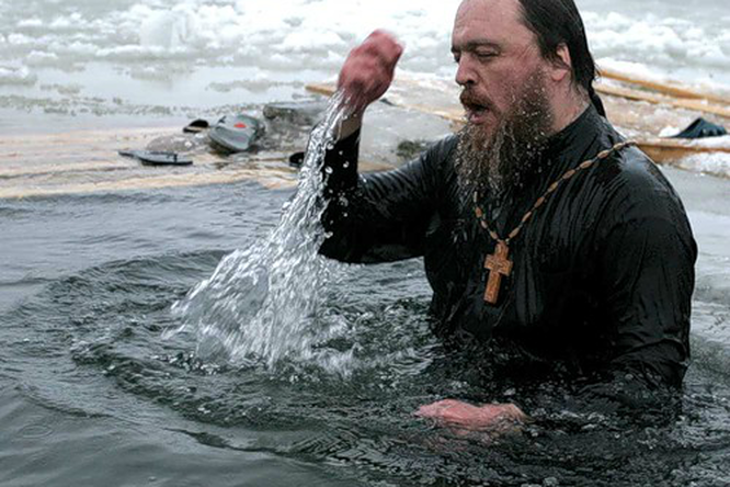 Всё, что вам необходимо знать о крещенских купаниях