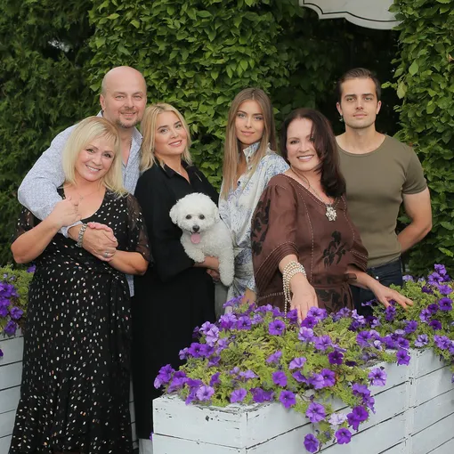 София Ротару с семьей фото на юбилее сына Руслана в августе 2020 года