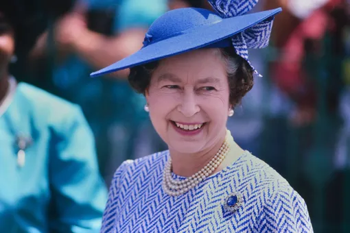 Королева Елизавета II в жемчужном ожерелье