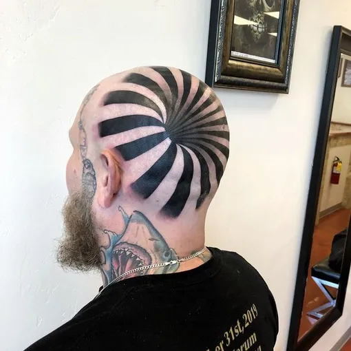 татуировка дыры в голове