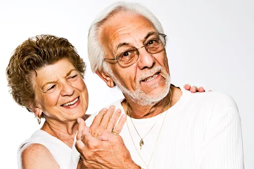 Трогательно до слез: коронавирус разлучил пару после 60 лет, но они снова вместе