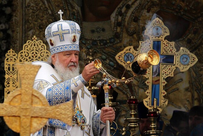 Как вести себя в православном храме: правила церковного этикета