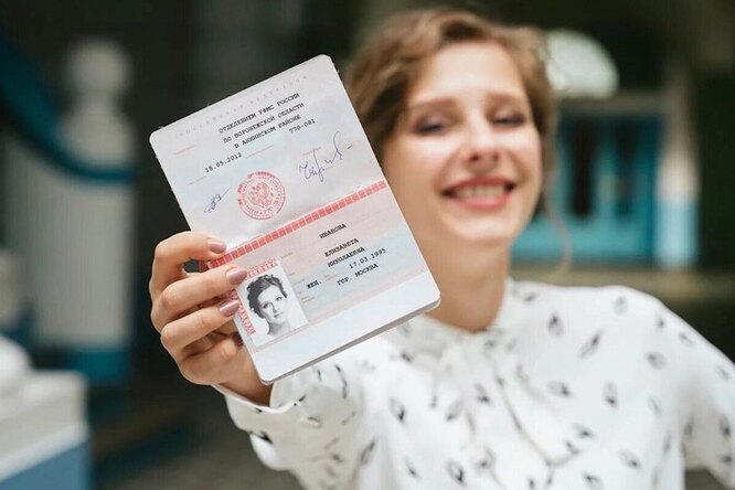 Лиза Арзамасова сменила фамилию Лиза Арзамасова сменила фамилию