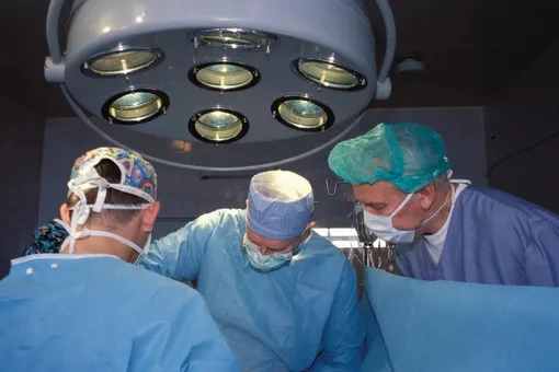 Томские хирурги спасли кисть мужчине, пересадив в нее фрагмент тазовой кости