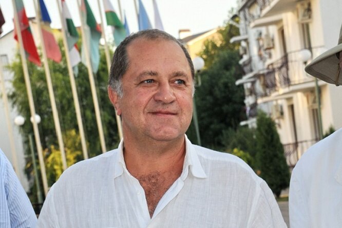 «Я представил, как превращаюсь в овощ»: Владимир Стержаков рассказал о борьбе с раком «Я представил, как превращаюсь в овощ»: Владимир Стержаков рассказал о борьбе с раком
