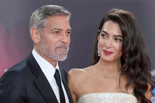 Богемный отдых: как Джордж и Амаль Клуни проводят совместные выходные