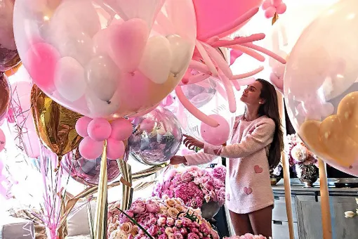 «Розовая сказка» модели Ксении Дели: сюрприз от мужа-миллиардера удался