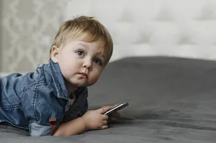 Как понять, что у ребенка следует отобрать телефон?