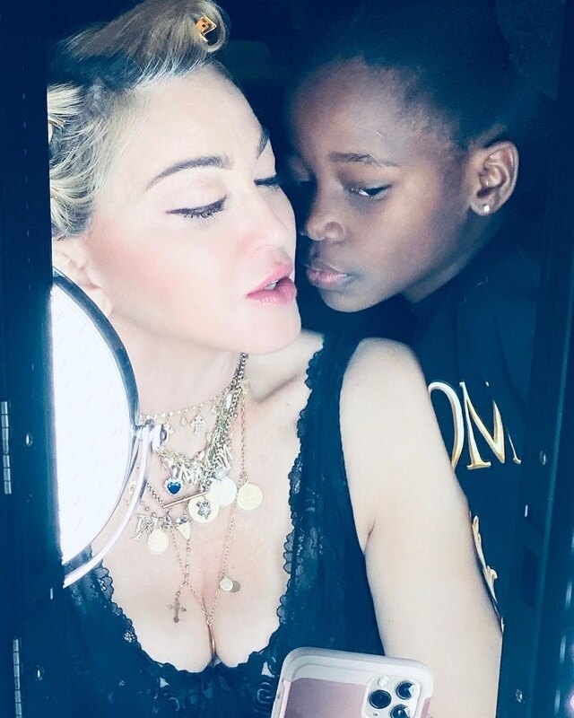 Мадонна с дочерью Эстер