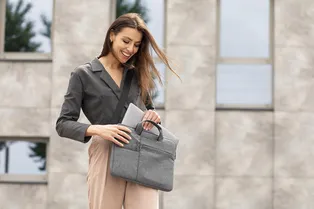 Лучшие женские сумки для ноутбуков: бренды, фото, отзывы
