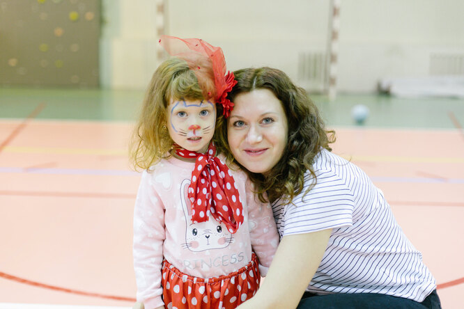 Валя Даниленко с младшей дочерью