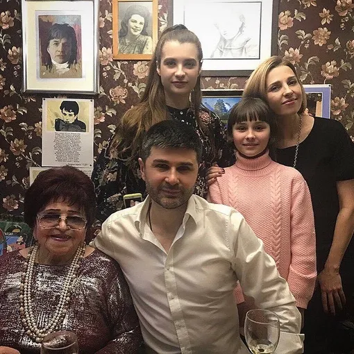 Мать Александра Барыкина – Александра Георгиевна – с внуком Георгием и семьей