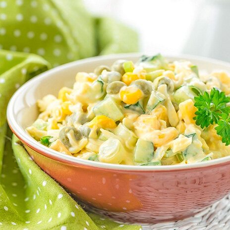 Рецепт салата с консервированной кукурузой и макаронами
