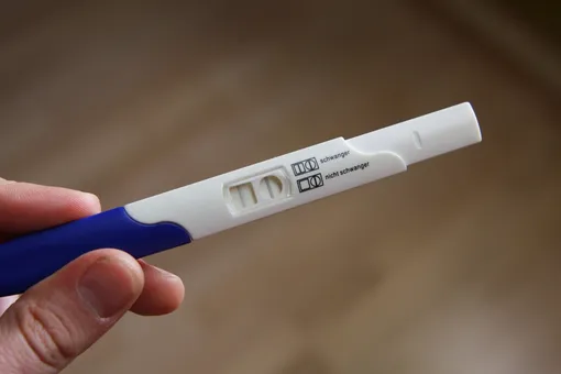 тест на беременность с двумя полосками