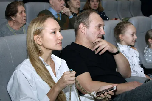 Евгений Сидихин с дочерьми Полиной и Анфисой