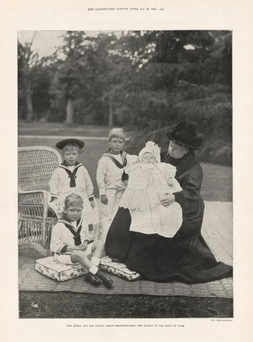 Королева Виктория с внуками