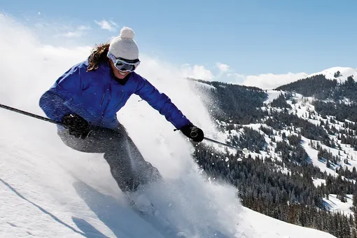 Вставать, кататься! Горные лыжи в марте — куда поехать?