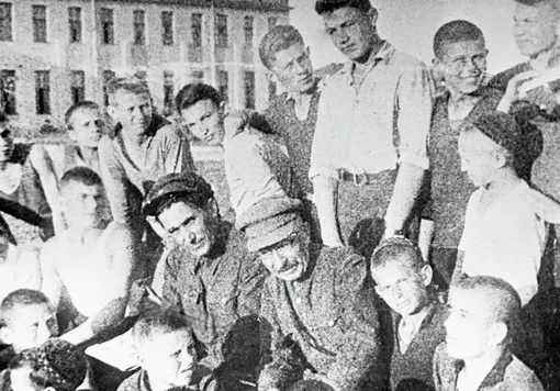 maloletok История республики ШКИД и его основателя