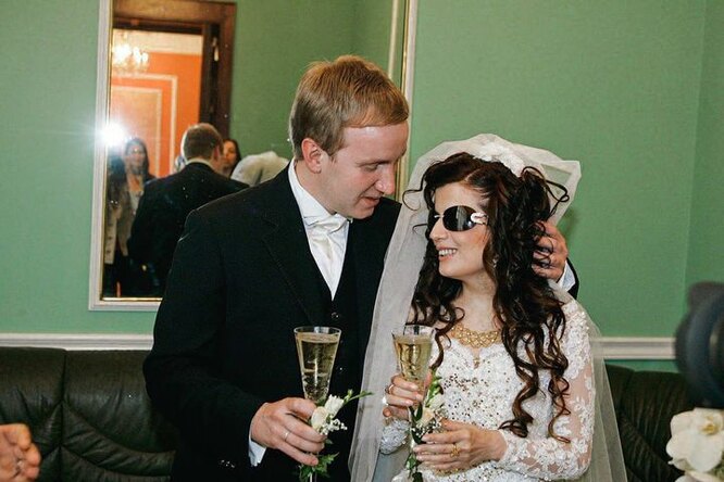 Диана Гурцкая с мужем Петром Кучеренко в день свадьбы 21.09.2005 года. Архивное фото