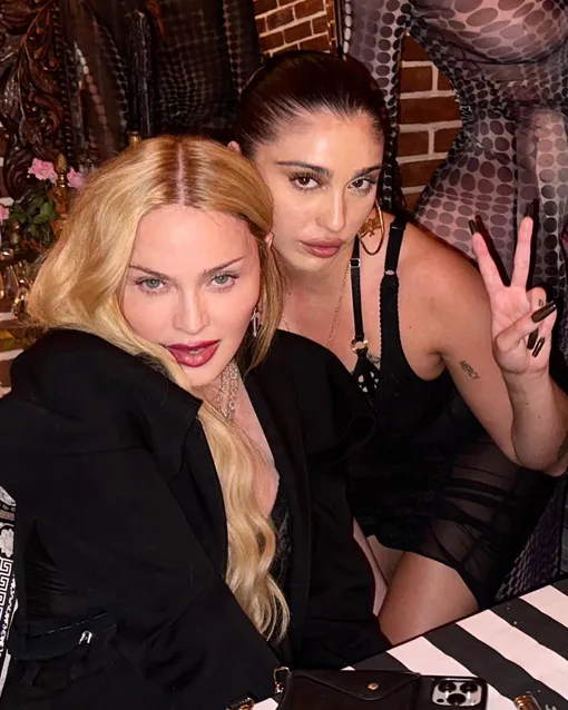 Мадонна с дочерью Лурдас