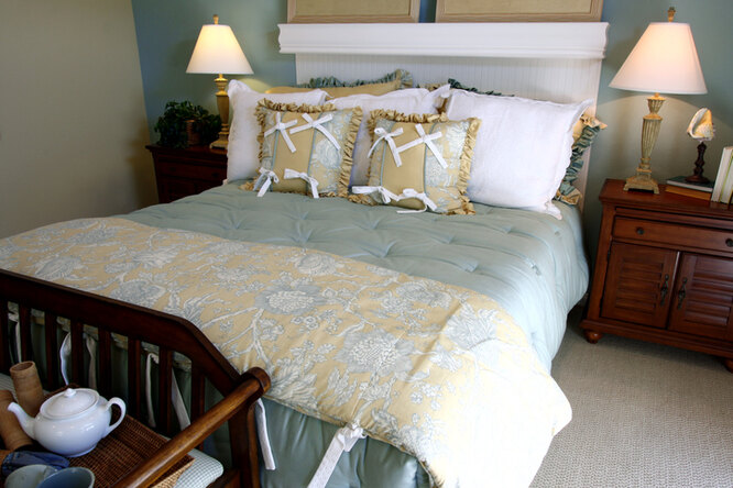 Дизайн интерьера спальни: лайфхаки по выбору постельного белья, фото, описание
