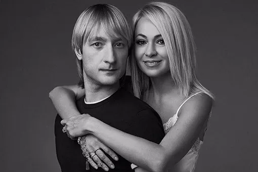 Яна Рудковская и Евгений Плющенко снялись для рекламы в нижнем белье