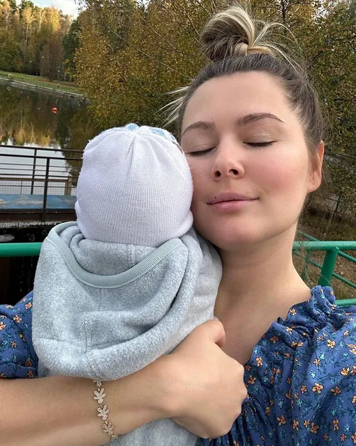 Мария Кожевникова фото с новорожденным сыном