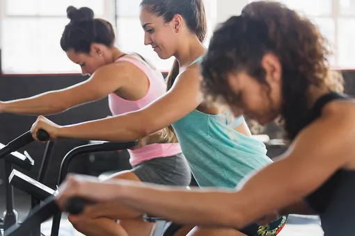 Не только фигура: 11 проблем со здоровьем, от которых помогают регулярные тренировки в спортзале