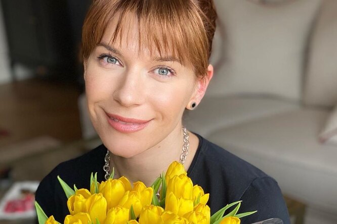 «Скоро наш хвост забудет, что с ней творили нелюди»: Екатерина Волкова взяла из приюта слепую собаку «Скоро наш хвост забудет, что с ней творили нелюди»: Екатерина Волкова взяла из приюта слепую собаку