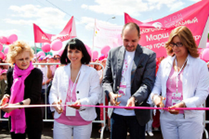 Звезды поддержали Avon в марше «Вместе против рака груди»