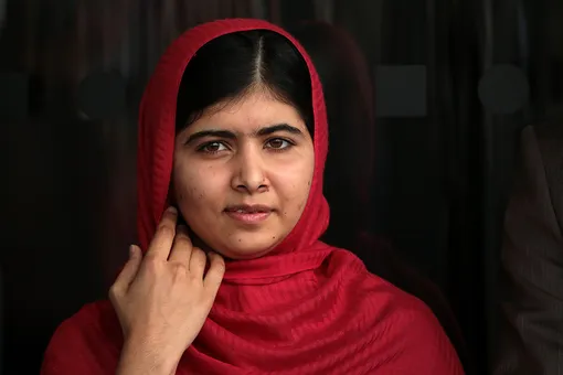 История Малалы, девочки, которая хотела учиться, а ее за это хотели убить